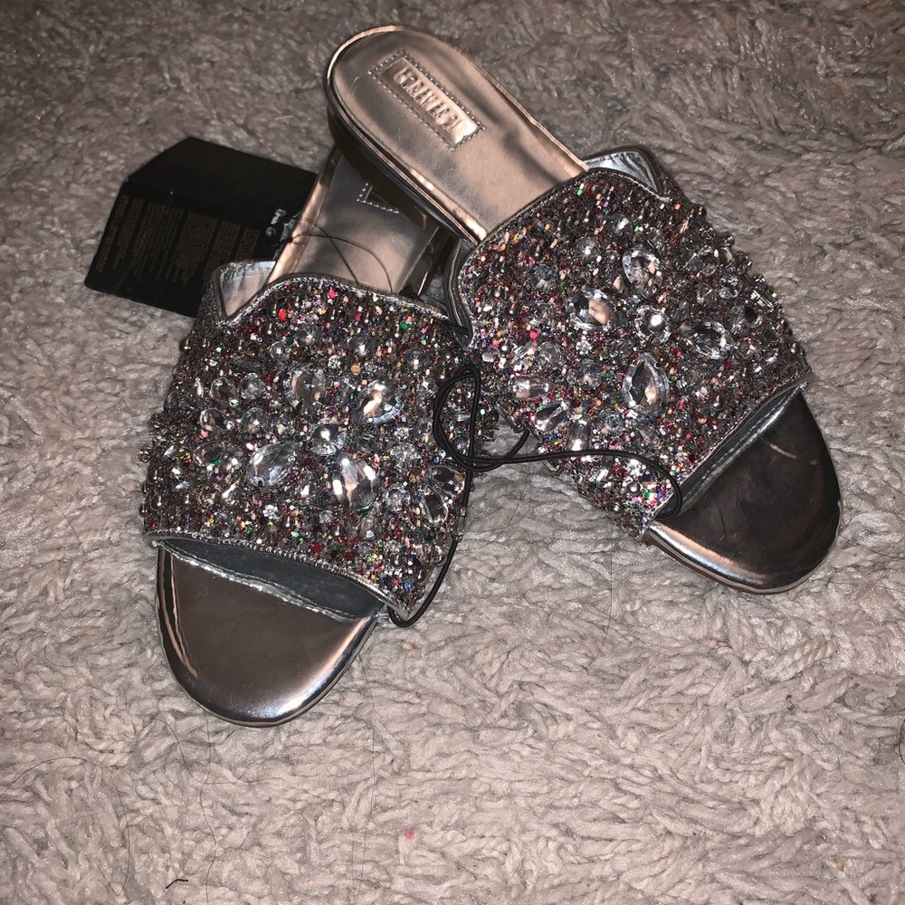Sandals - Picture 2 of 5